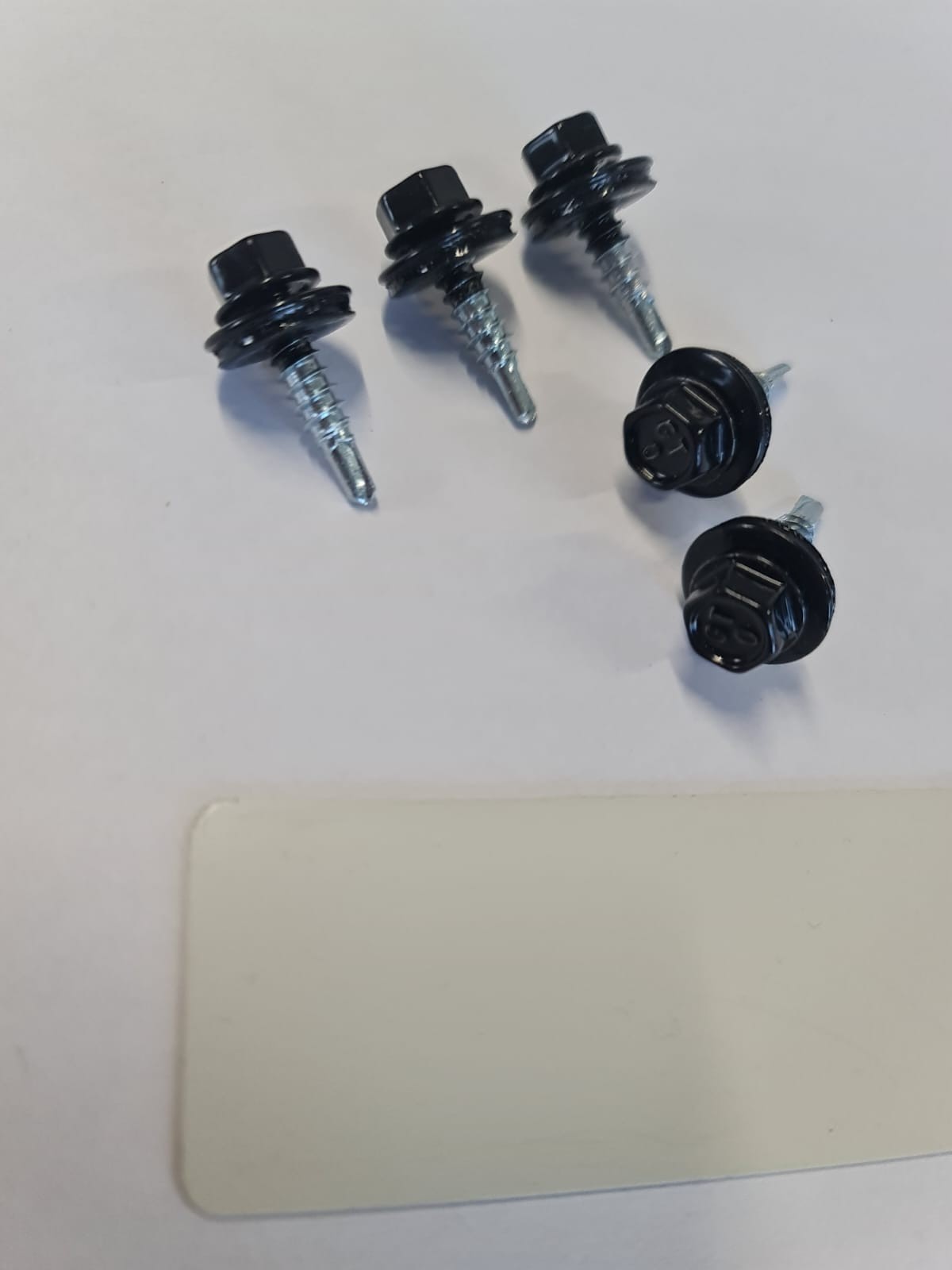 Wkręt do stali 5,5x25 RAL 9010