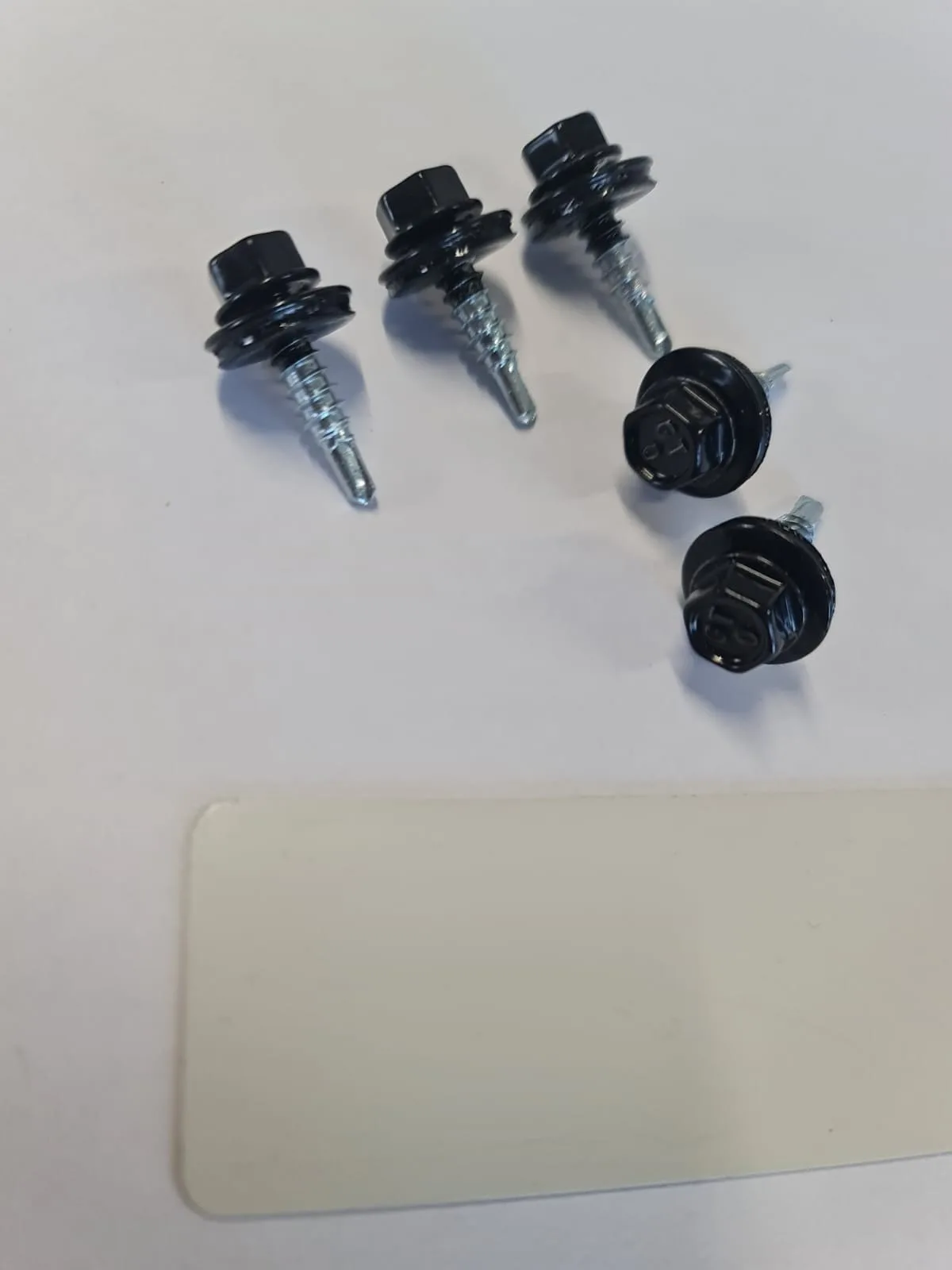 Wkręt do stali 5,5x25 RAL 9010
