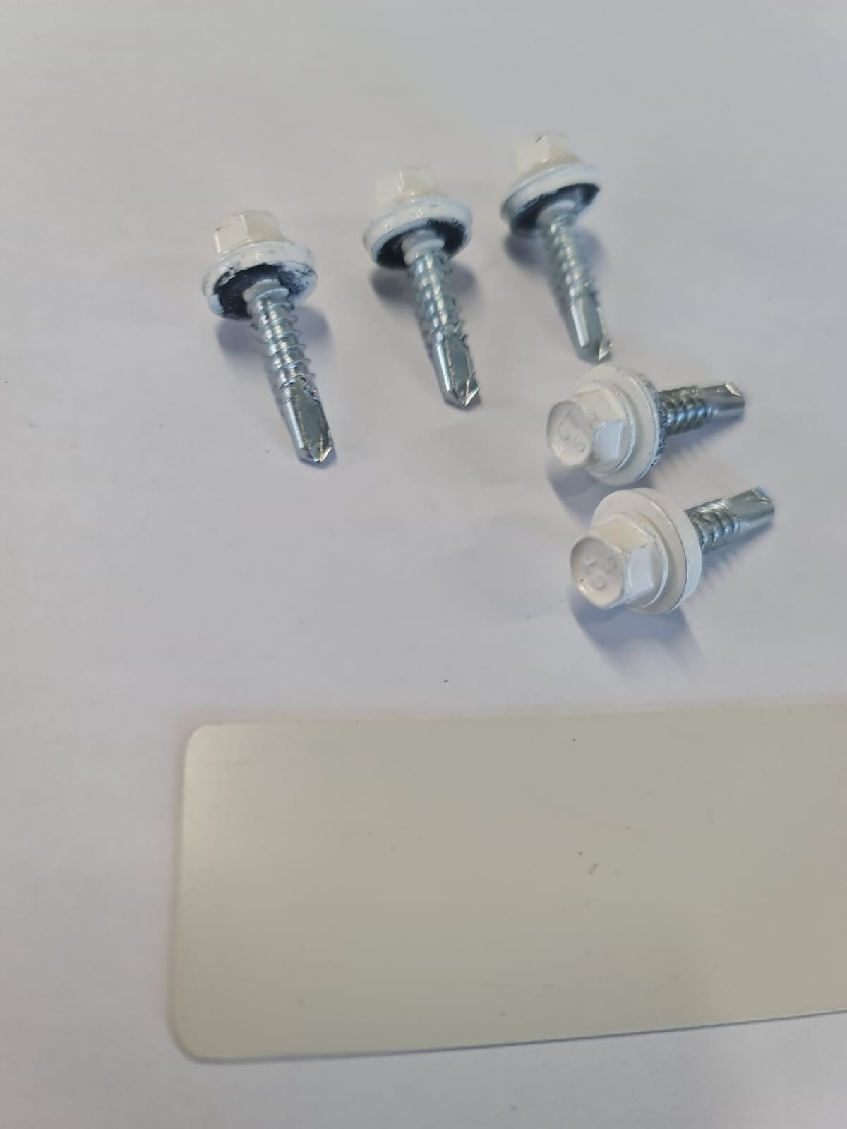Wkręt do stali 5,5x25 RAL 9002