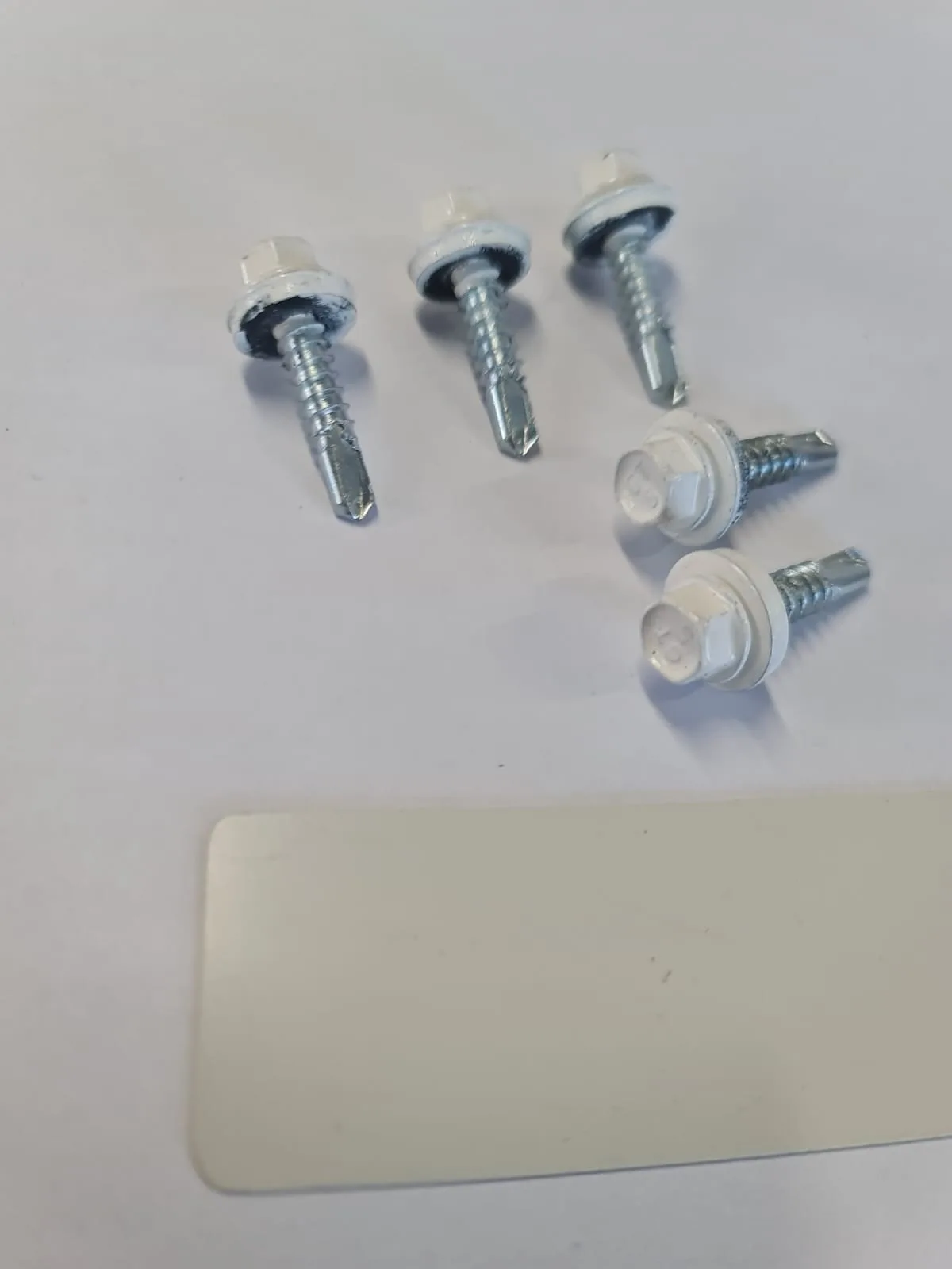 Wkręt do stali 5,5x25 RAL 9002