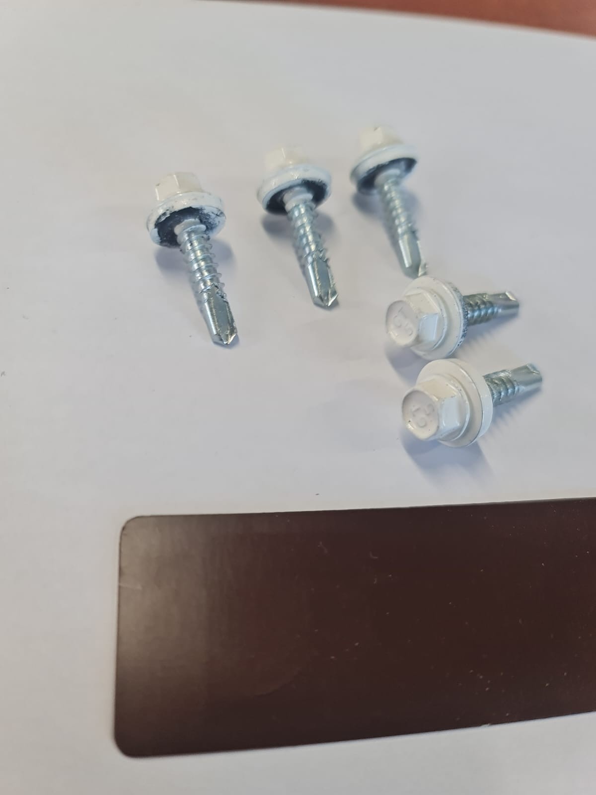 Wkręt do stali 5,5x25 RAL 8017