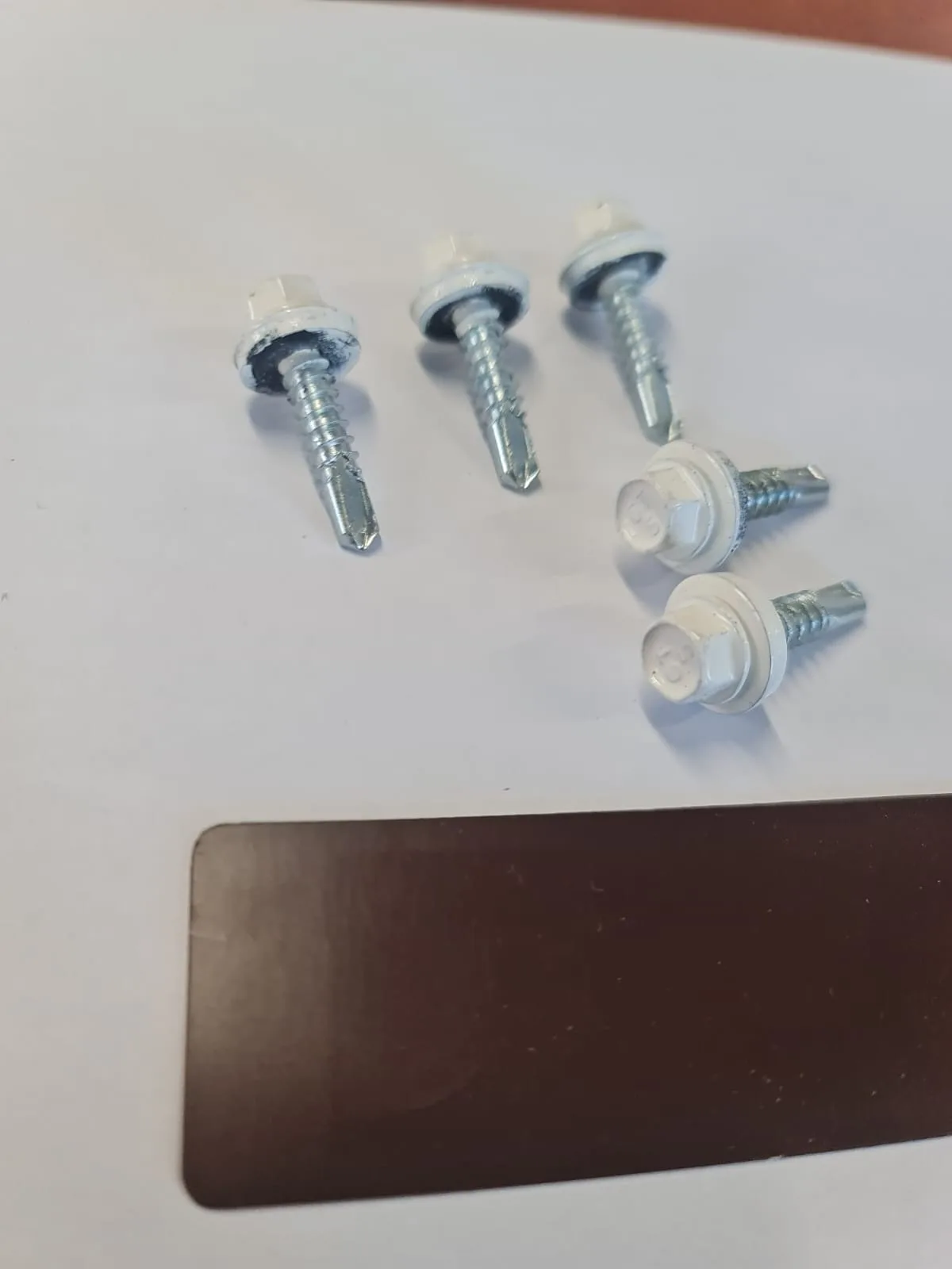 Wkręt do stali 5,5x25 RAL 8017