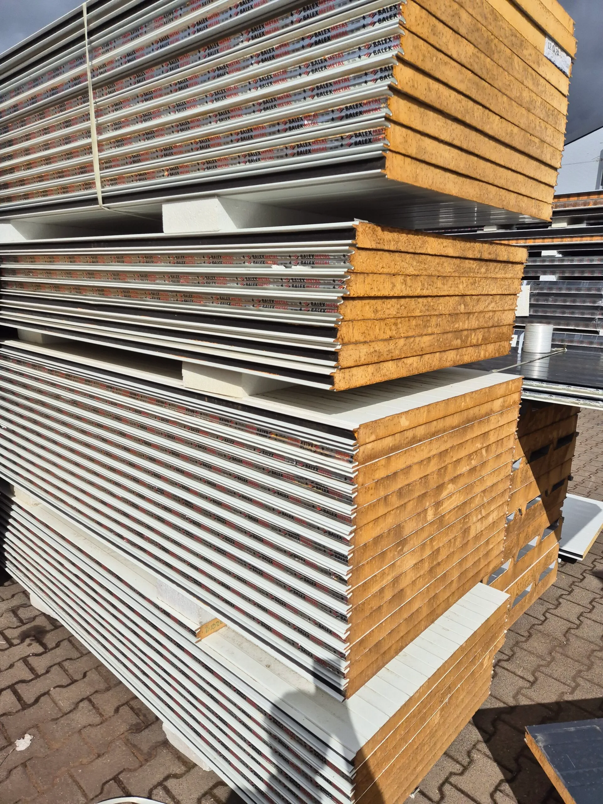 Płyta Warstwowa PIR dachowa 100mm Balex Metal płyta obornicka 10cm 2 gatunek - obrazek 4
