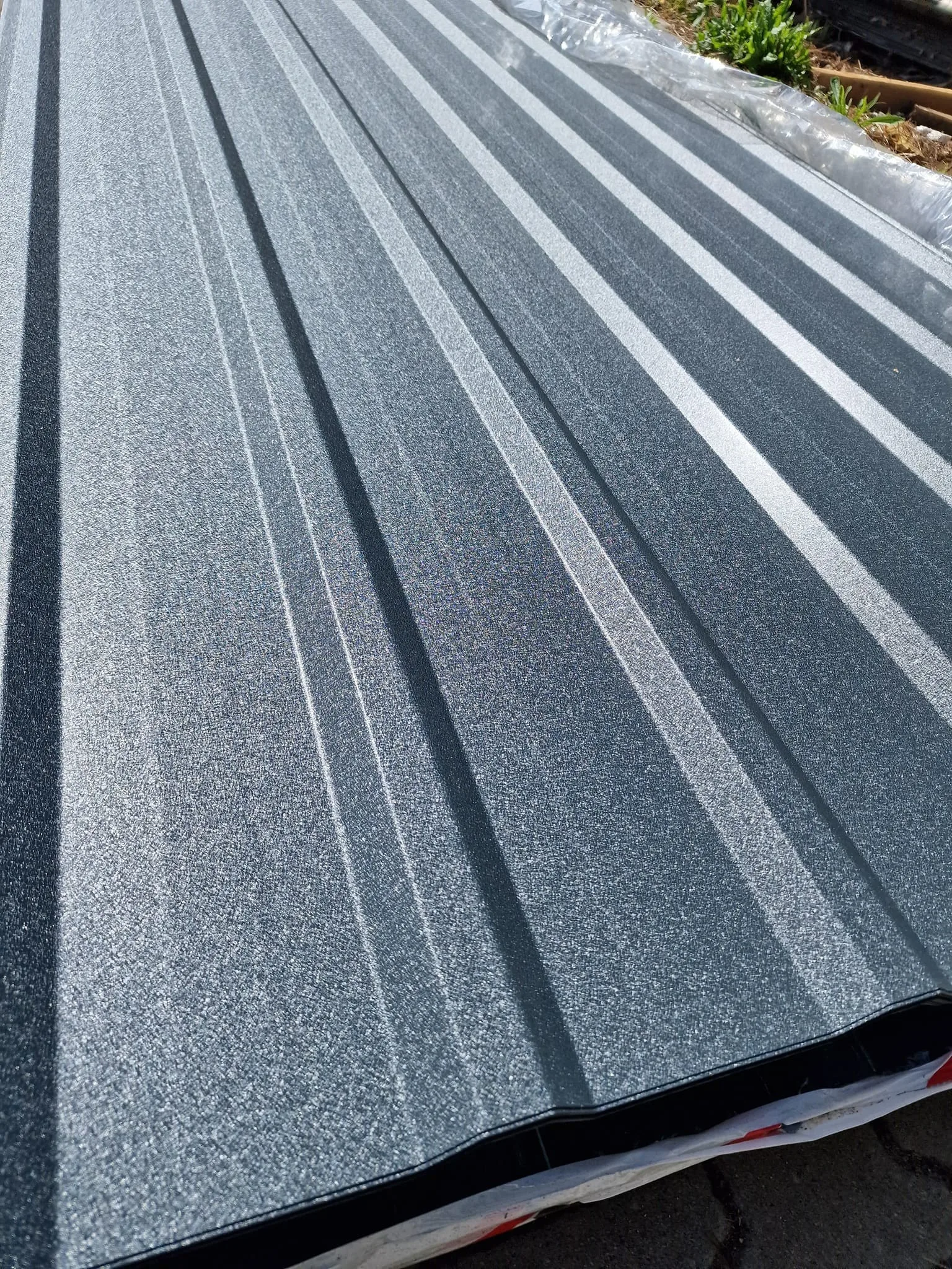 Blacha trapezowa T 18 grafit mat pokrycie dachowe RAL 7016 ocynkowana i powlekana - obrazek 3