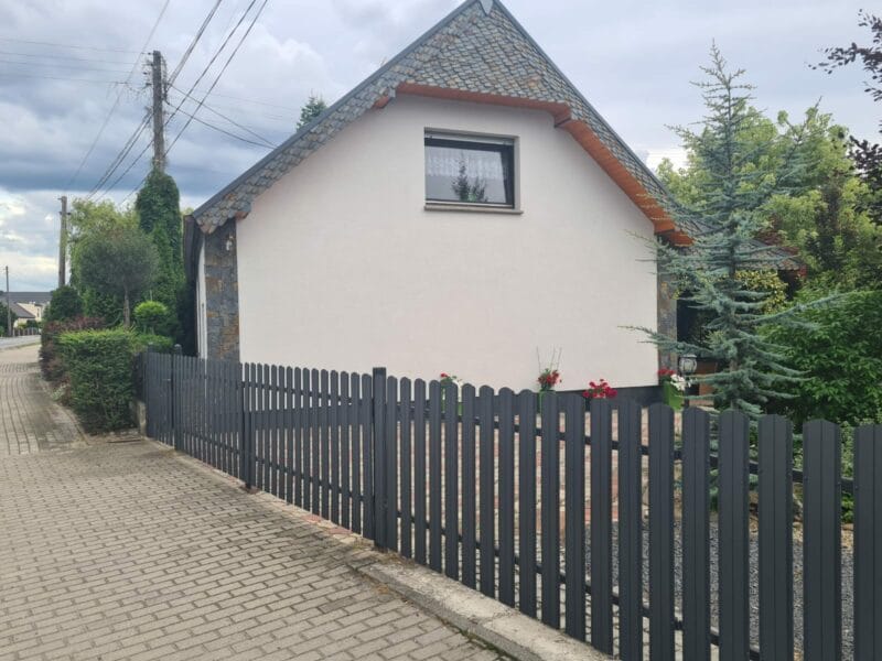 Sztachety metalowe CLASSIC ZŁOTY DĄB i ORZECH - obrazek 3